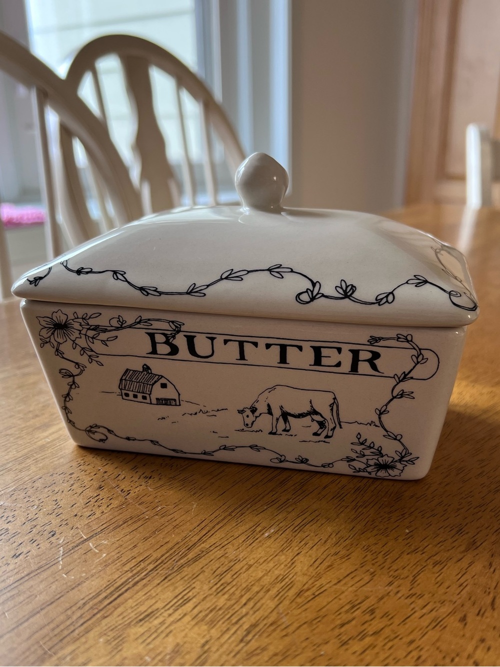 Almost NEW, stoneware Butter dish with lid.